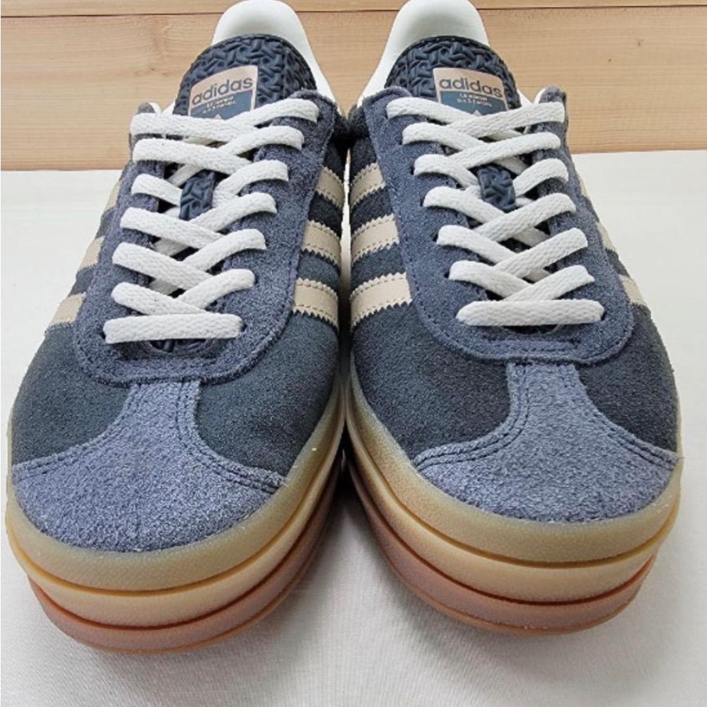 Ardidas Gazelle Bold. Women’s size 8